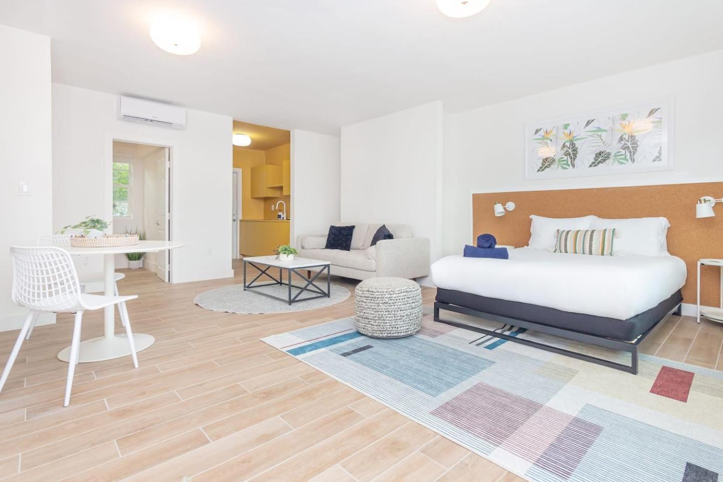 Large Stylish Studio Apartment In El Portal #3 Miami Kültér fotó
