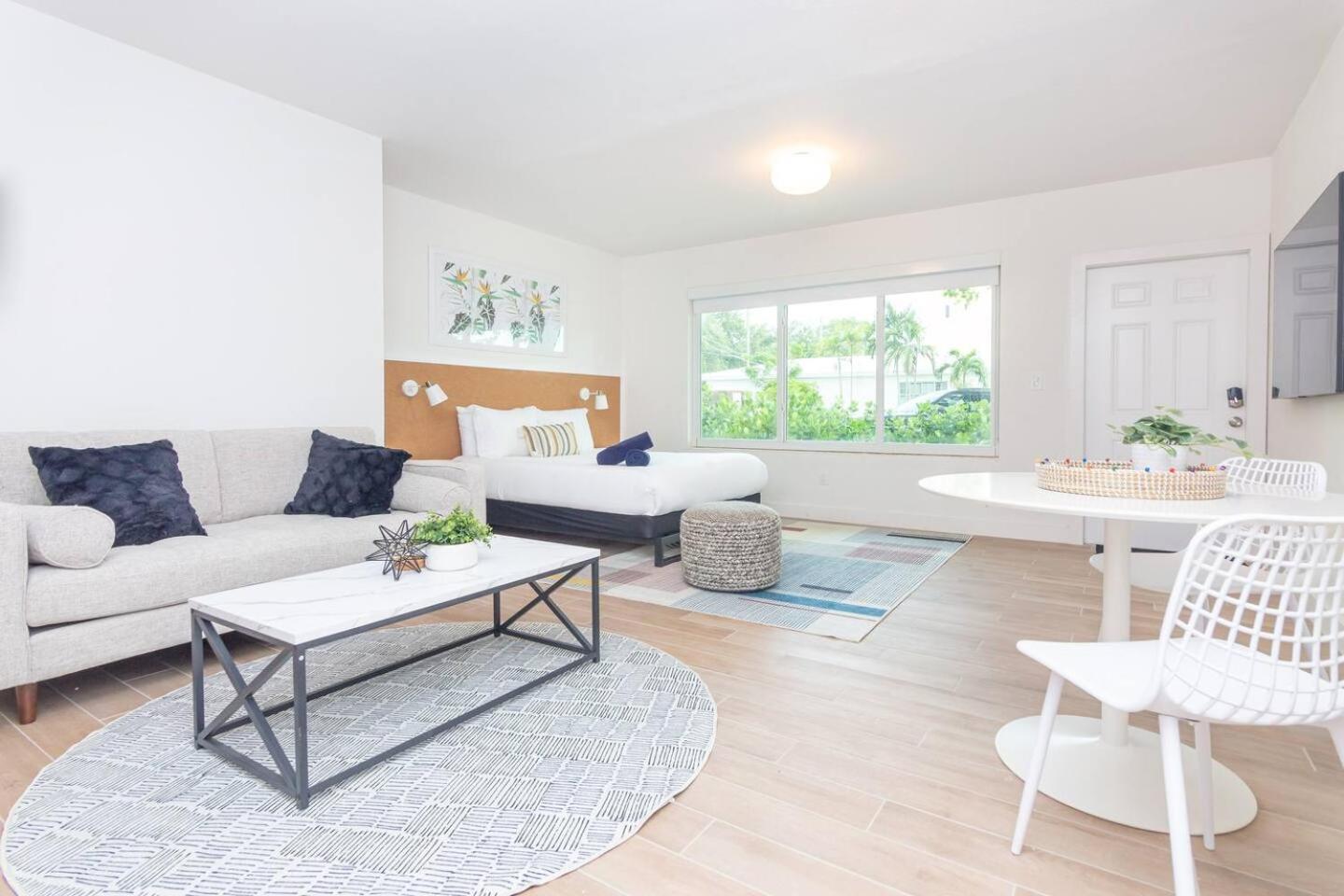 Large Stylish Studio Apartment In El Portal #3 Miami Kültér fotó