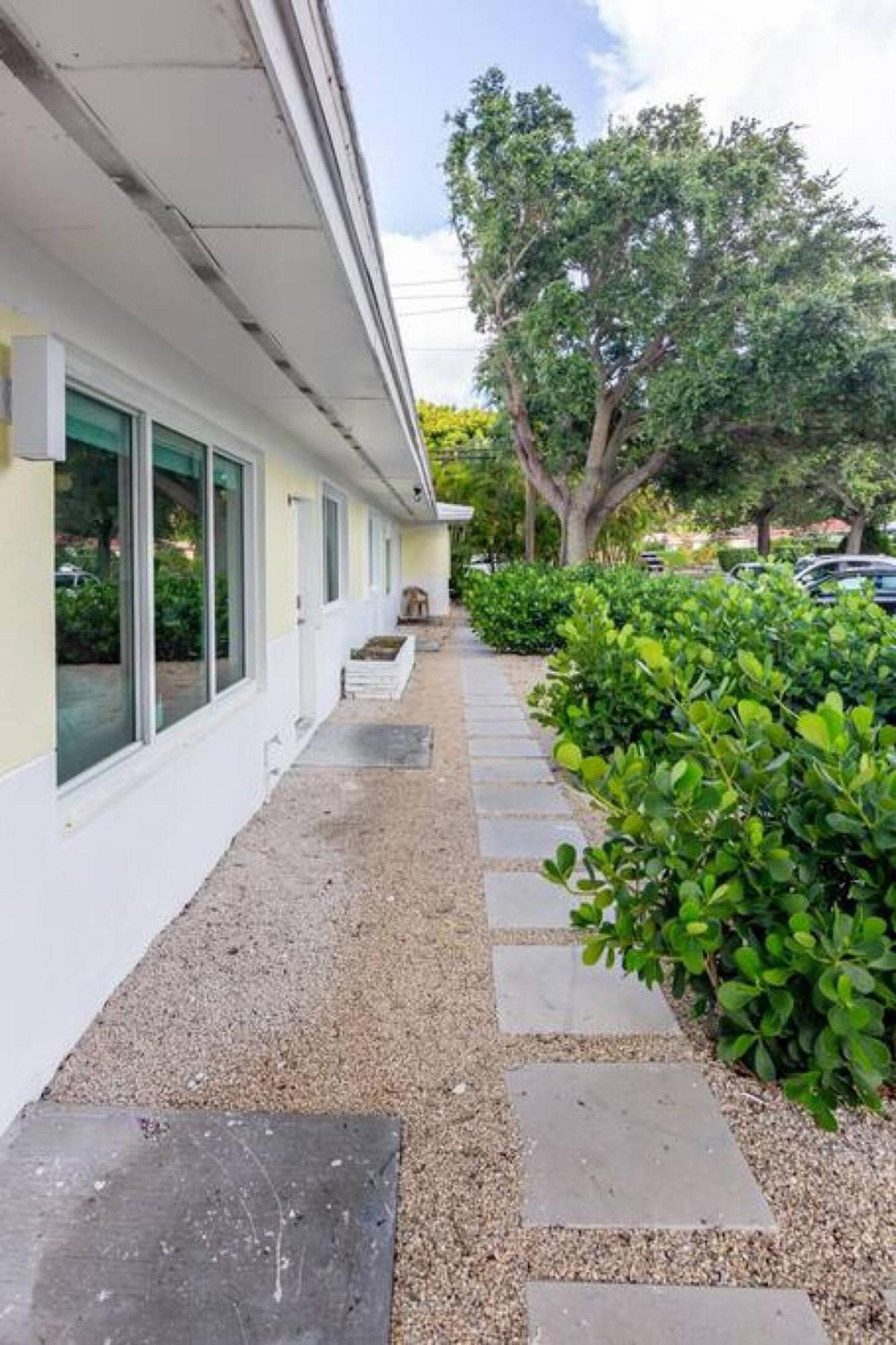 Large Stylish Studio Apartment In El Portal #3 Miami Kültér fotó
